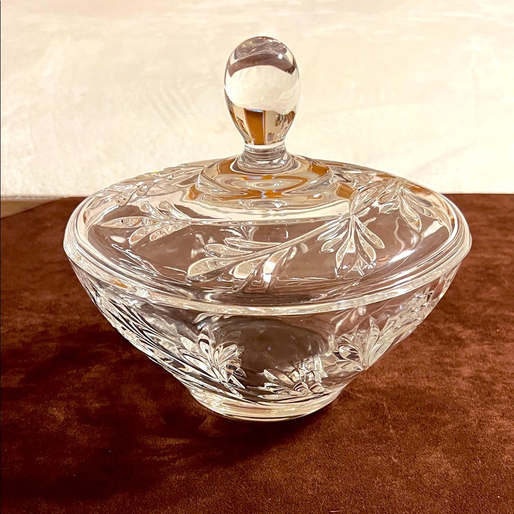 Elegant Clear Glass Candy Dish with Lid. NWOT